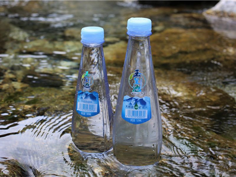 瓶装水